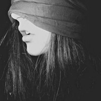 qq头像女生蒙眼黑白伤感的蒙眼女生头像冷酷黑白图片