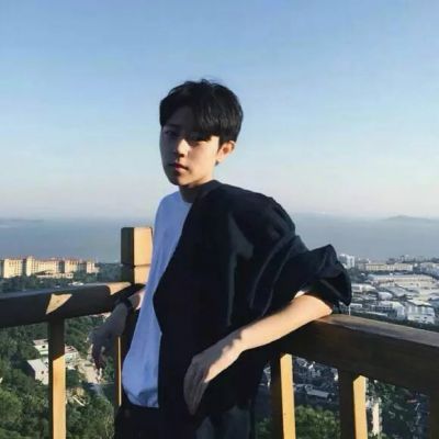 唯美意境男生头像淡雅 风轻云淡的唯美意境男生