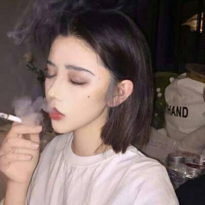 女生头像抽烟女王范高清女王范抽烟女生头像图片