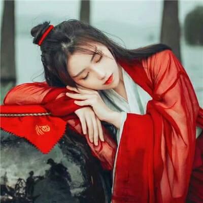 由美头网整理发布,女生头像频道提供更多与古装,古风相关的头像图片
