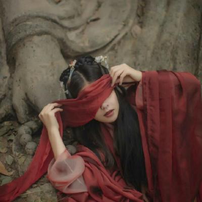古风头像女红衣 高清好看的红衣女忧伤古风头像