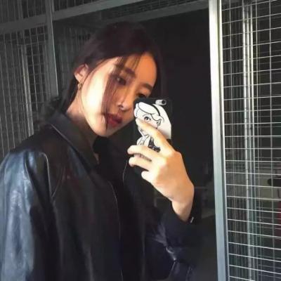 手机控女生头像 高清漂亮的手机控女生头像图片