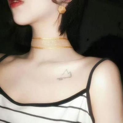 锁骨头像女不露脸霸气 露锁骨性感的魅惑女生