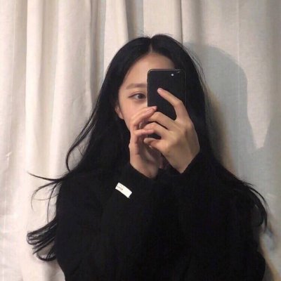拿手机的女头高清好看的女生头像拿手机自拍