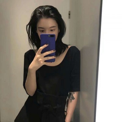 霸气高冷女头看手机高清好看的女头拿手机照片