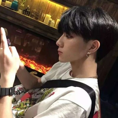 男生侧脸头像 高清好看的帅气男生头像侧脸图片
