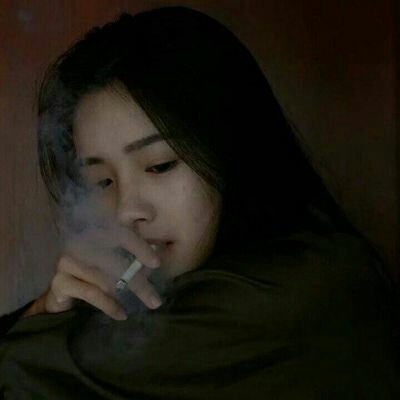 qq头像黑暗系女 高清好看的真人黑暗系女生qq头像图片