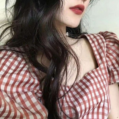 网图女生真人照片头像高清好看的网恋网图女头
