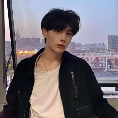 高冷男神高清图片头像,高清好看的男神图片型男头像