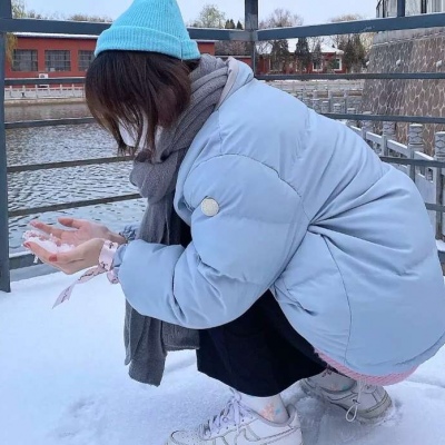 qq雪景女头像高清带雪花的头像女生人物图片