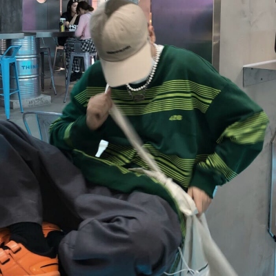 qq头像男生挡脸高清好看的男生真人头像优质挡脸图片