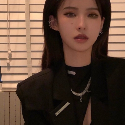 拽姐女生头像真人高清又拽又霸气的头像女生图片