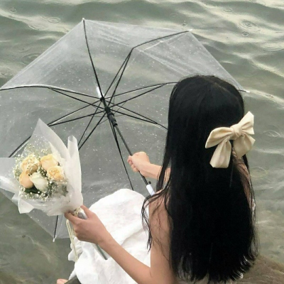 手拿花的头像不露脸女生