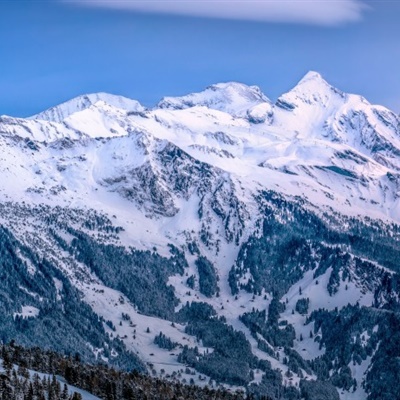 巍峨雪山美景头像