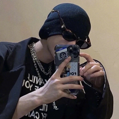 少年感十足的戴帽子男生头像帅气的神仙侧脸男头