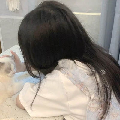 可爱抱猫女生真人头像抱猫咪的可爱女生