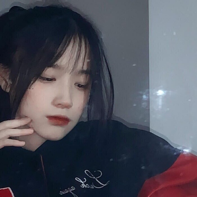 清新意境魅力真人女生头像 你的眼中有星河璀璨