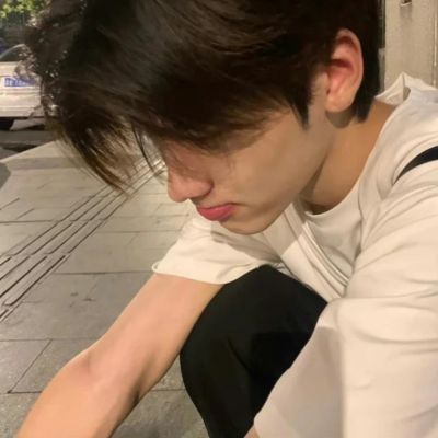 治愈系高清的颜值爆表男头 最新2022很帅气酷拽的男头合集_男生头像