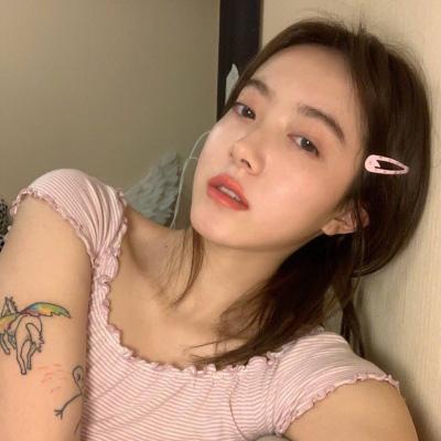 吸引人又很励志的耐看气质女生头像2022很阳光的又很简单的ins女
